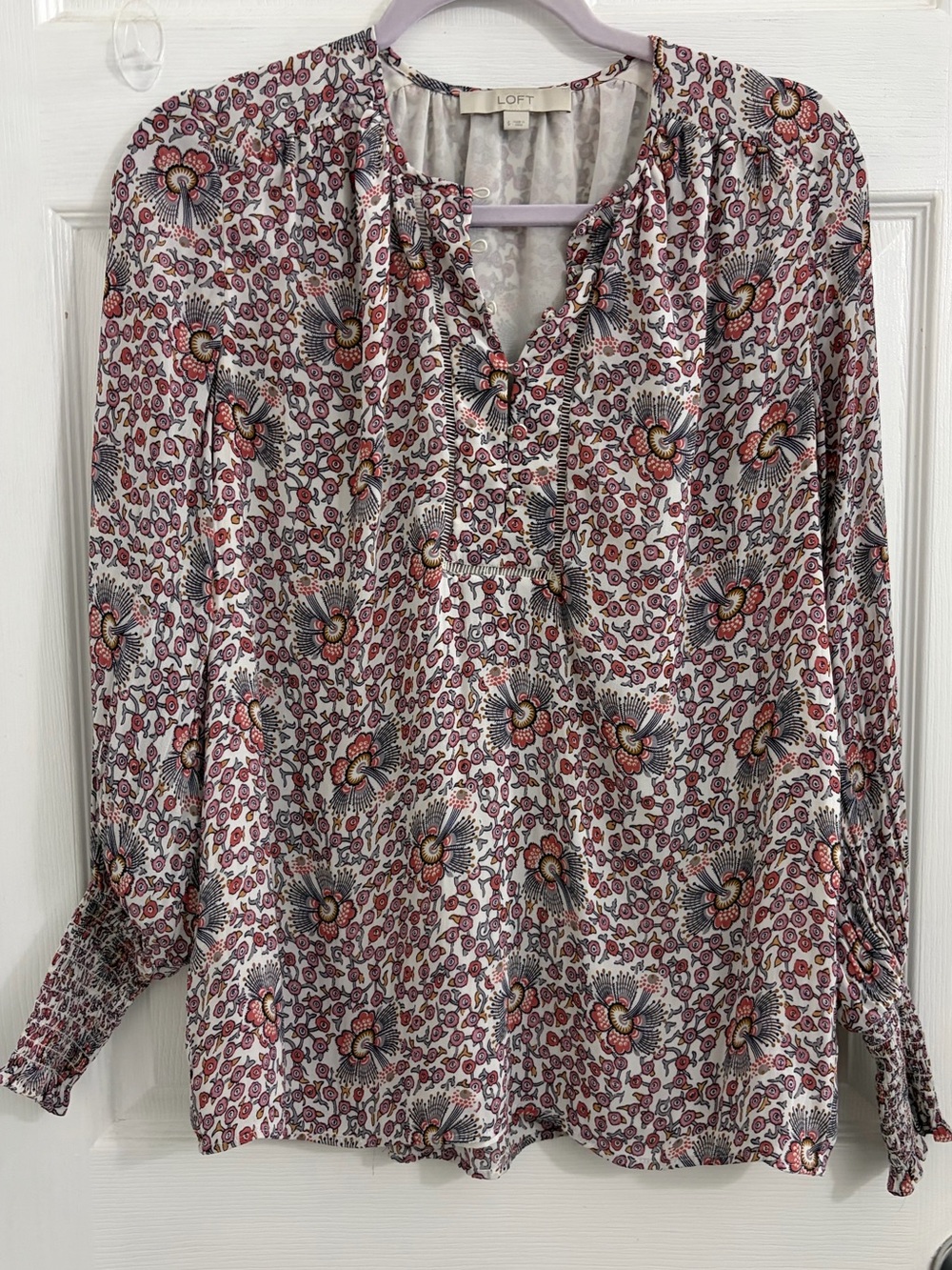LOFT White Floral Paisley Long-Sleeve Blouse. Size small $10